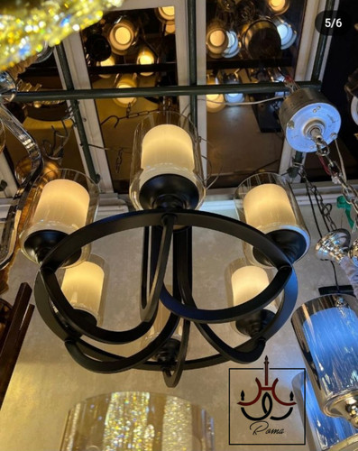 لوستر عصایی لهستانی با رنگ مشکی مات، طراحی ترکیبی مدرن و کلاسیک، مناسب سالن و پذیرایی