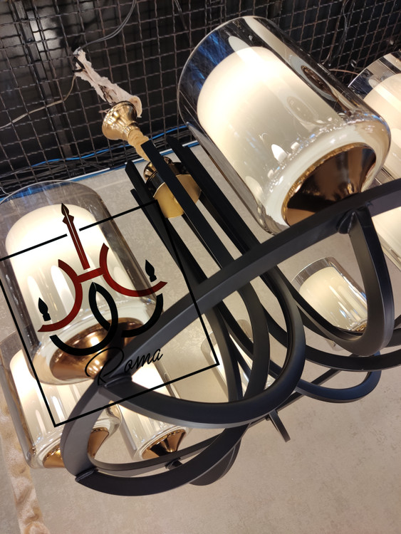 لوستر عصایی لهستانی با رنگ مشکی مات، طراحی ترکیبی مدرن و کلاسیک، مناسب سالن و پذیرایی