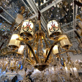 لوستر ۸ شاخه مدل غنچه با طراحی لهستانی و تنوع رنگ، مناسب سالن پذیرایی طلایی