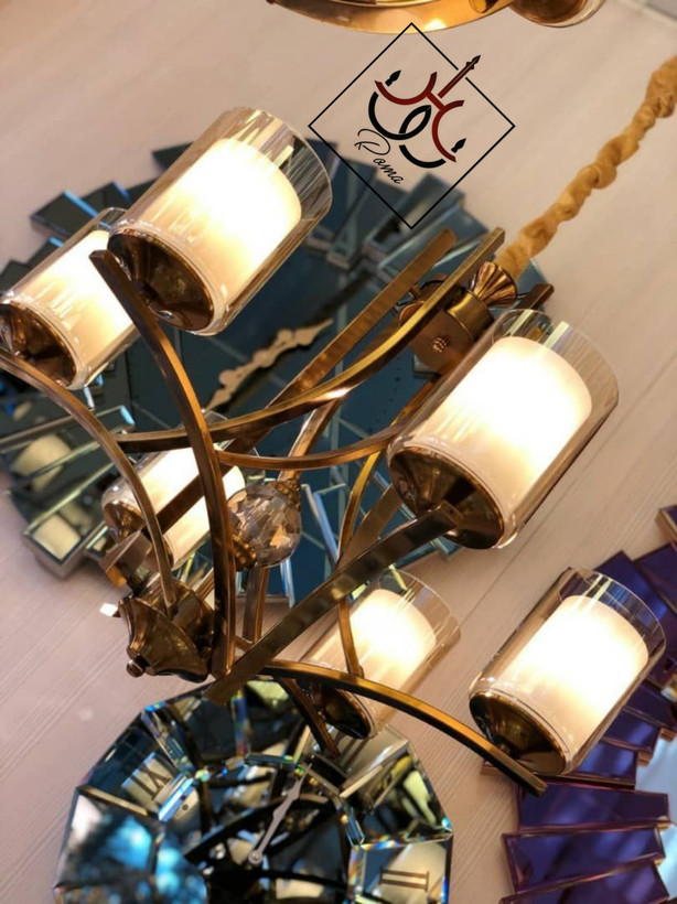 لوستر خورشیدی با طراحی مدرن و رنگبندی متنوع مناسب سالن پذیرایی