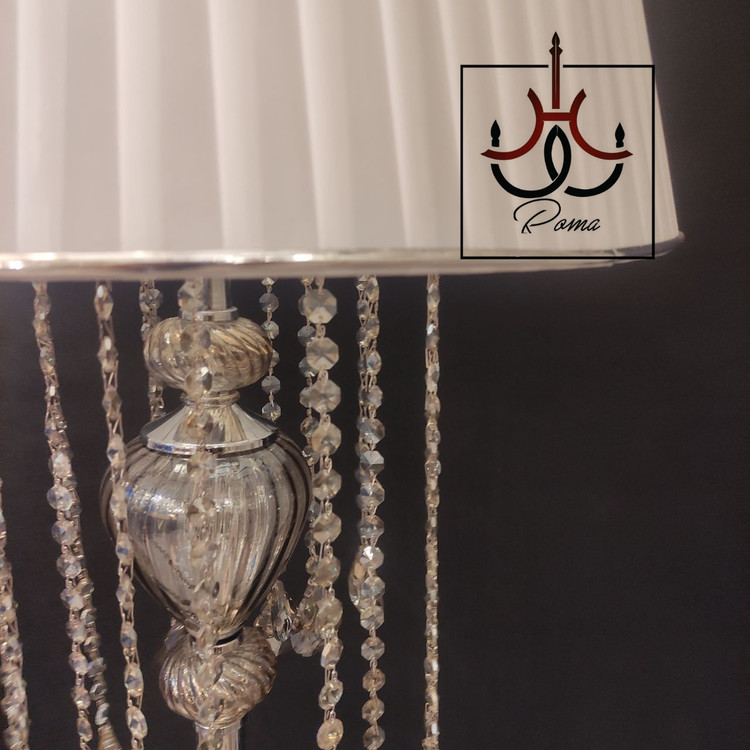 آباژور ایستاده کنار سالنی آبشاری | رنگ سیلور با آویزهای کریستالی