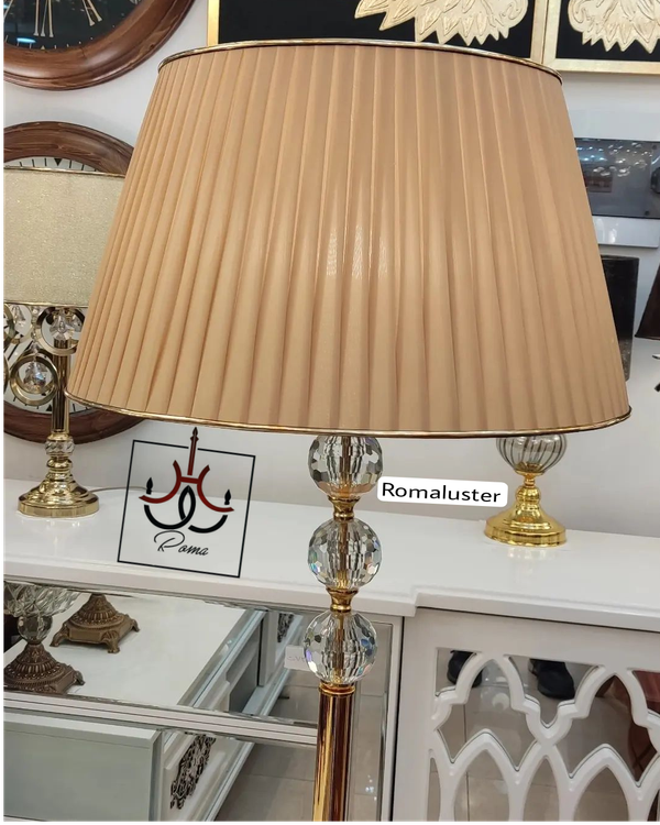 آباژور ایستاده کنار سالنی | پایه بلند مدرن رنگبندی متنوع