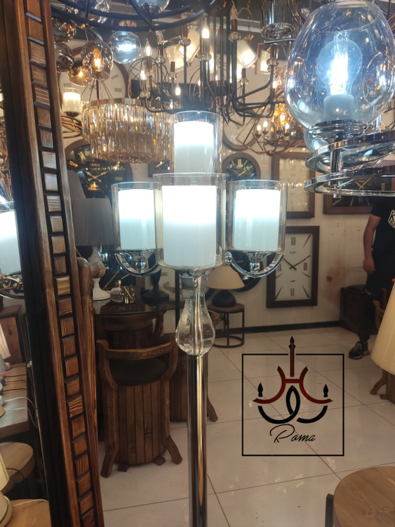 آباژور ایستاده چهار شعله با طراحی لهستانی مدرن، بدنه طلایی و حبابهای شیشهای خاص