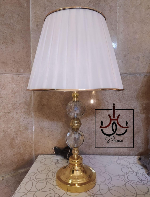 آباژور رومیزی کلاسیک طلایی| مناسب اتاق خواب و نشیمن