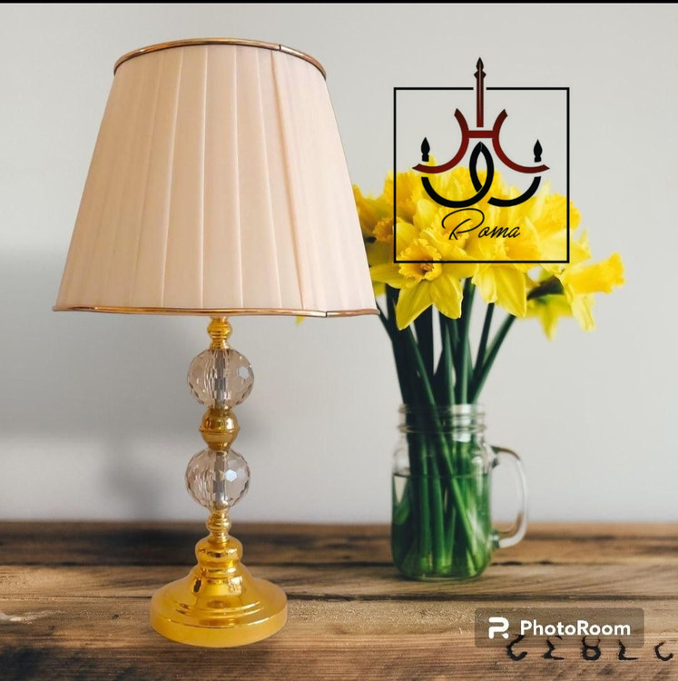 آباژور رومیزی کلاسیک طلایی| مناسب اتاق خواب و نشیمن