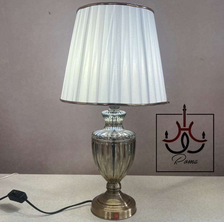 آباژور رومیزی کلاسیک زیتونی | مناسب اتاق خواب و پذیرایی | برند رومالوستر