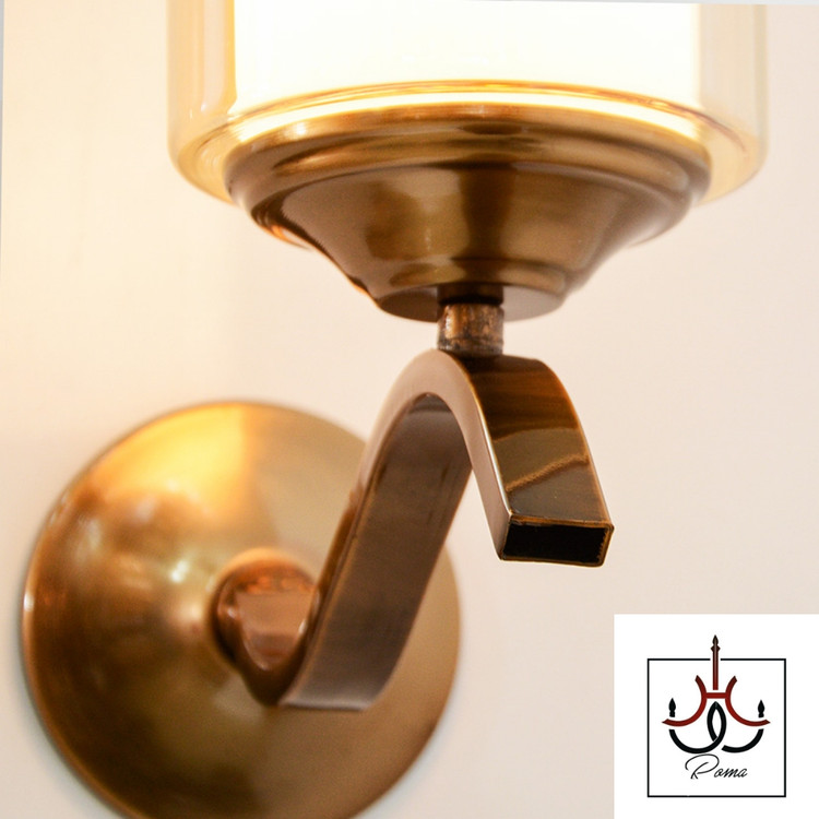 لوستر دیواری با طراحی ساده و سرپیچ E27 مناسب فضاهای مختلف