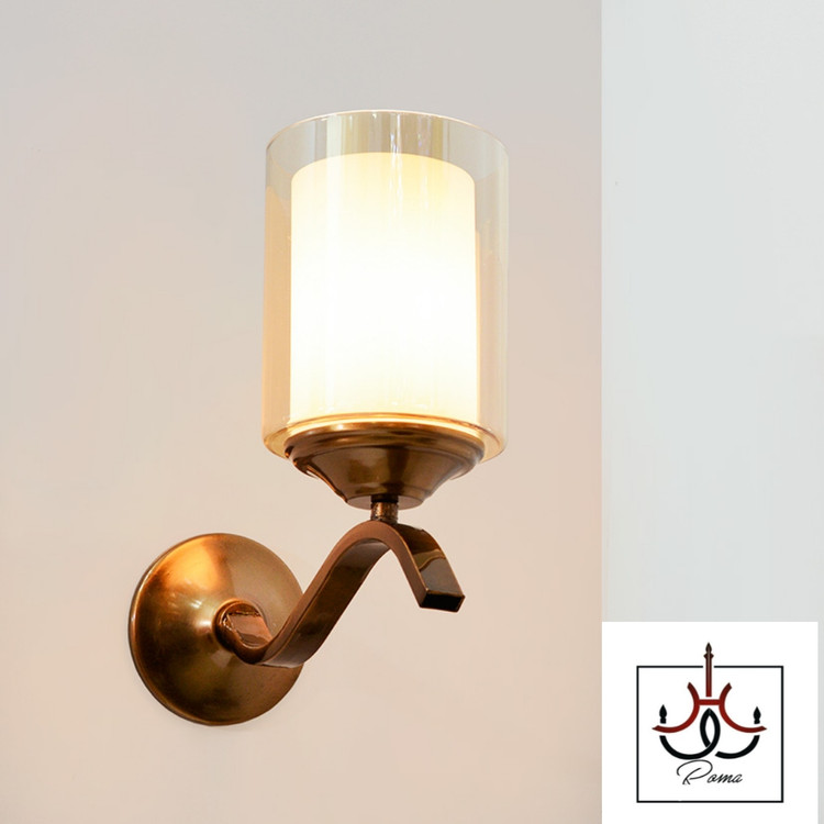 لوستر دیواری با طراحی ساده و سرپیچ E27 مناسب فضاهای مختلف